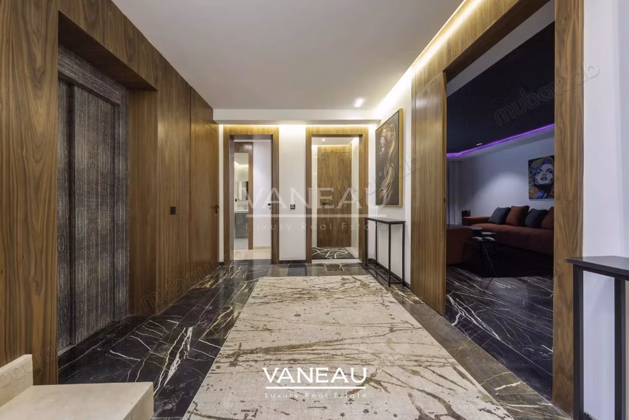 Villa 10 minutes from the city center with high-end finishes