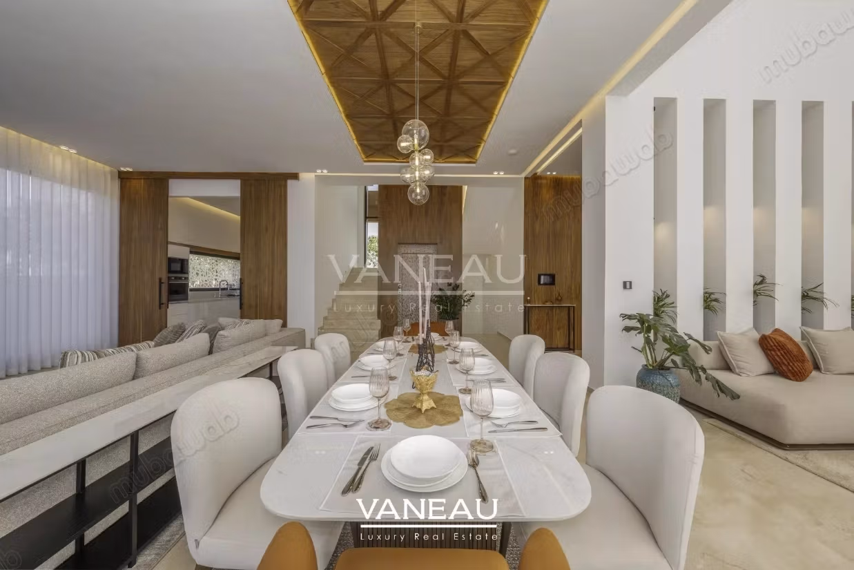 Villa 10 minutes from the city center with high-end finishes