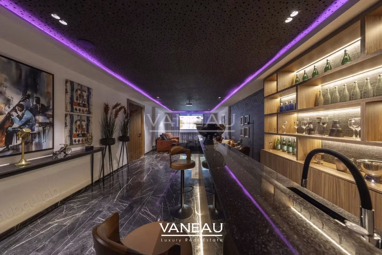 Villa 10 minutes from the city center with high-end finishes