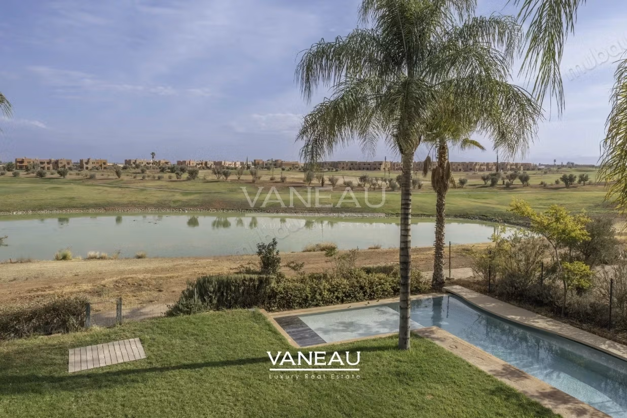 Villa davanti al campo da golf con vista sull'Atlante