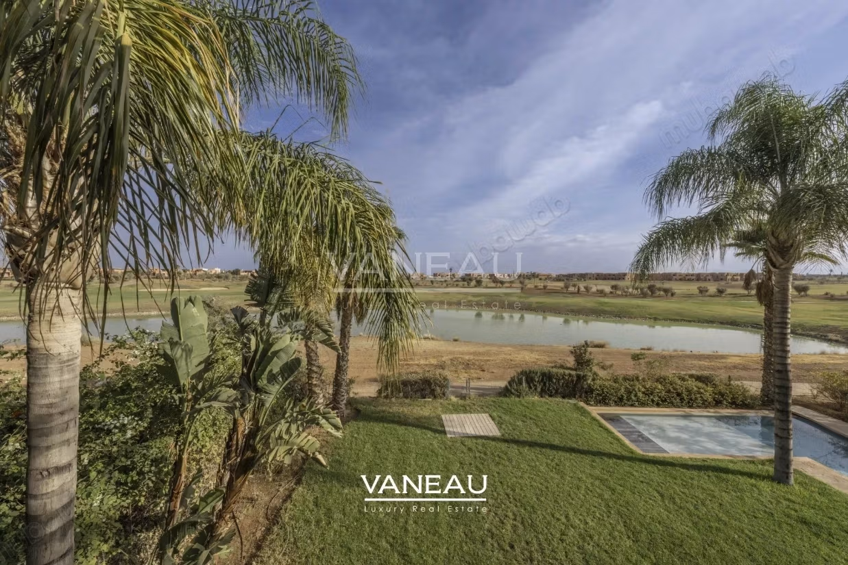 Villa davanti al campo da golf con vista sull'Atlante