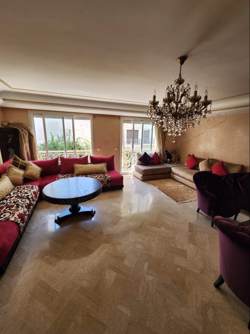 Superbe appartement à vendre à Racine. 3 chambres. Concierge...
