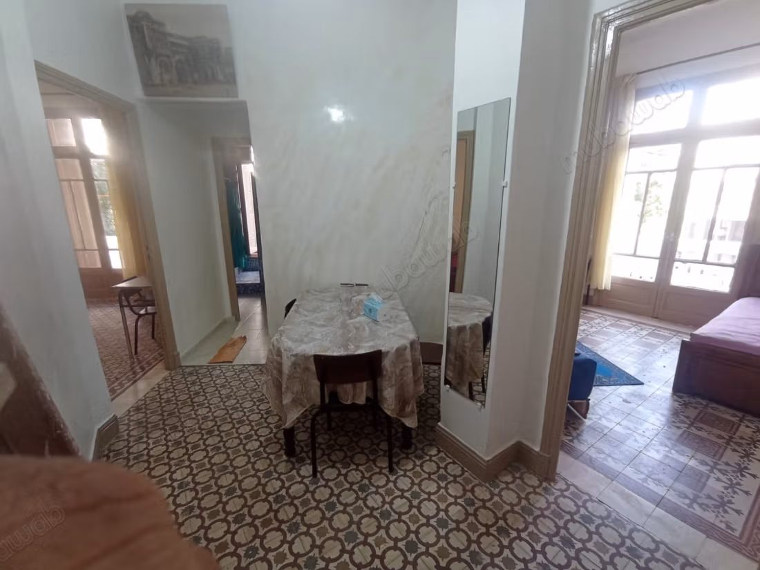 Louez cet appartement à La Gironde. 
Surface de 60 m². 
Meublé