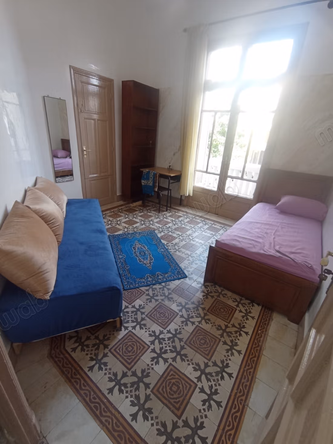 Louez cet appartement à La Gironde. 
Surface de 60 m². 
Meublé