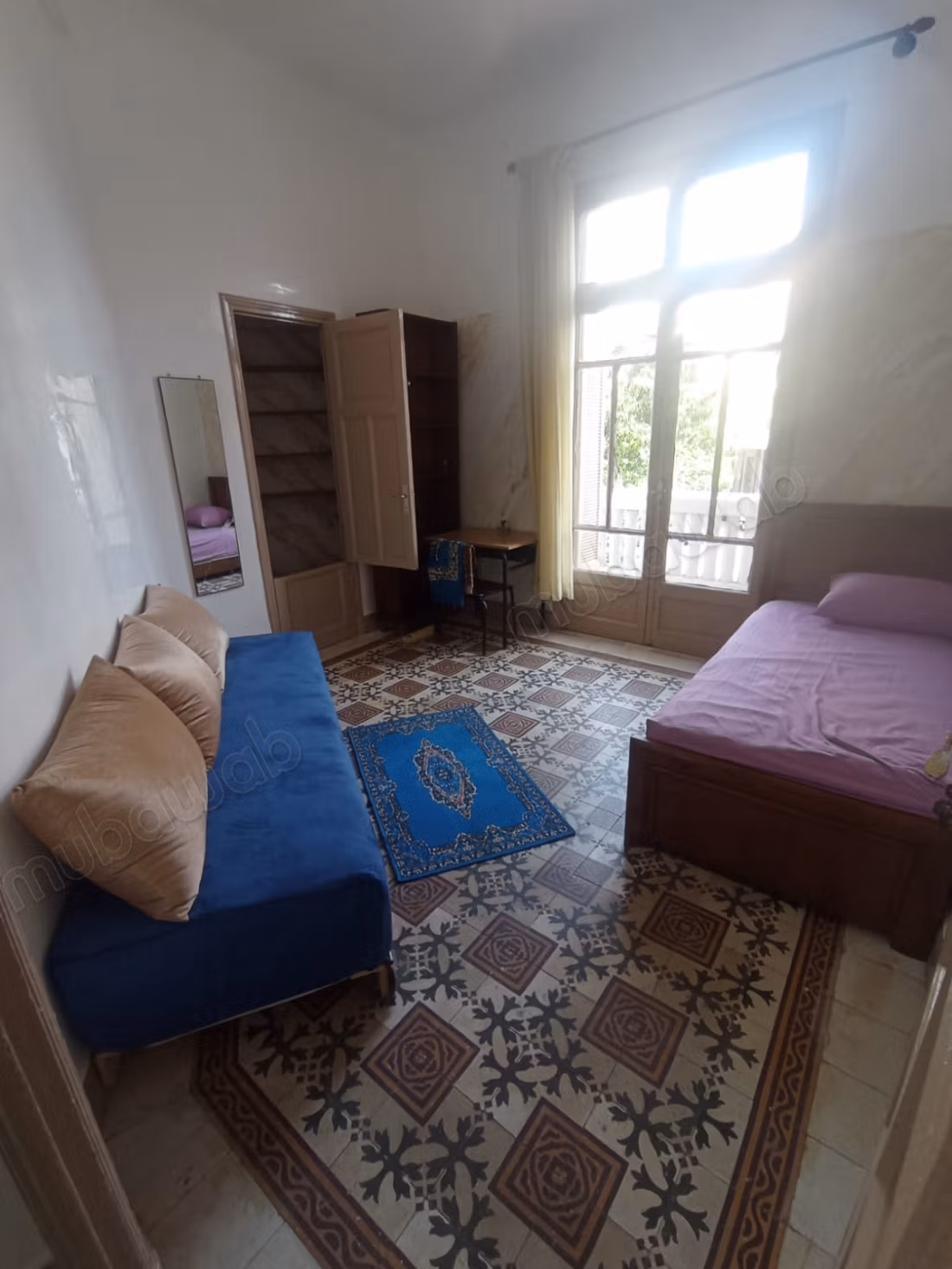 Louez cet appartement à La Gironde. 
Surface de 60 m². 
Meublé