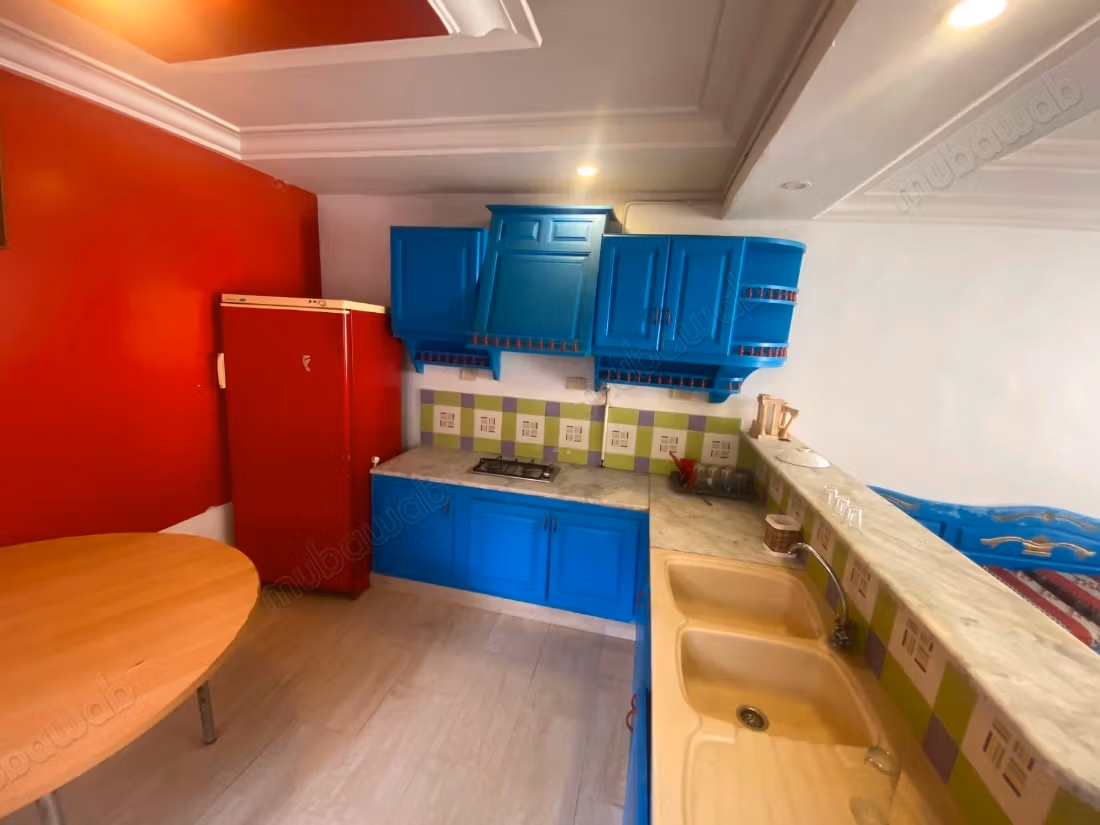 Rez de chaussée de villa de type S1 meublé