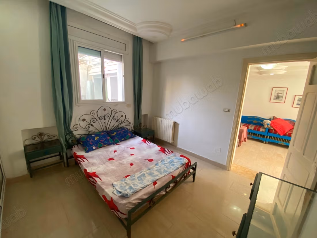 Rez de chaussée de villa de type S1 meublé