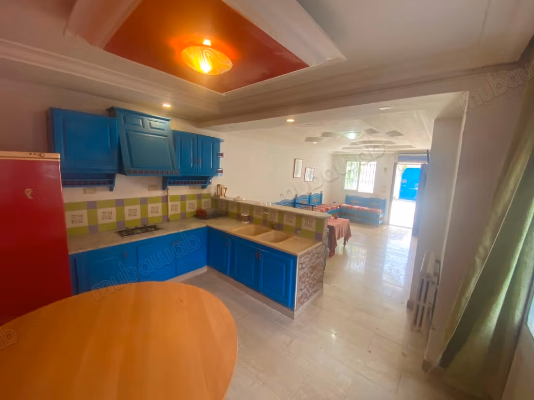 Rez de chaussée de villa de type S1 meublé