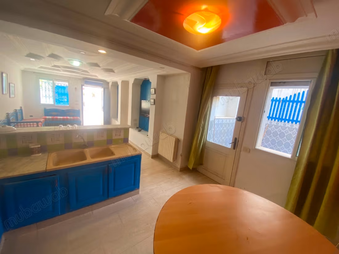 Rez de chaussée de villa de type S1 meublé