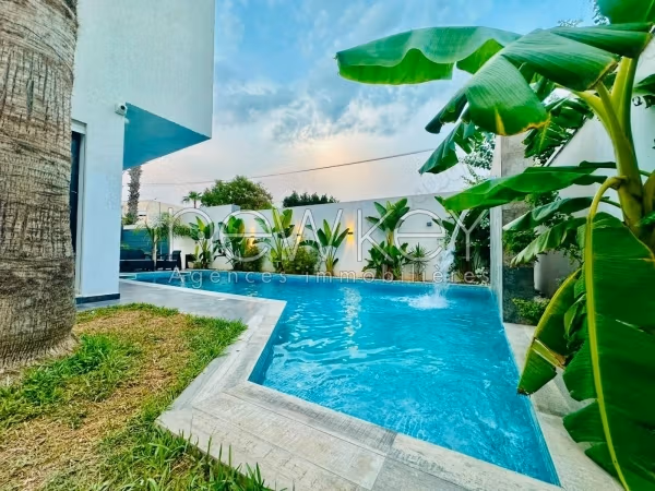 Magnifique villa avec piscine à El Menzah 8