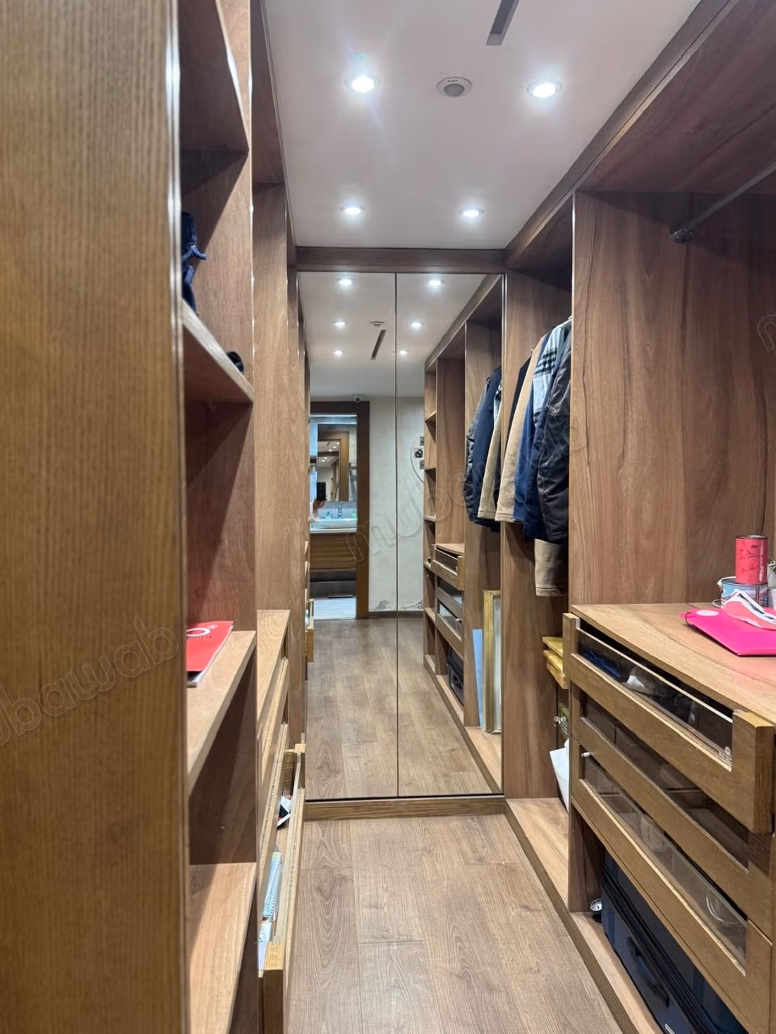 Louez cet appartement à Palmier. 
Surface de 130 m². 
Porte sécurisée et chauffage central