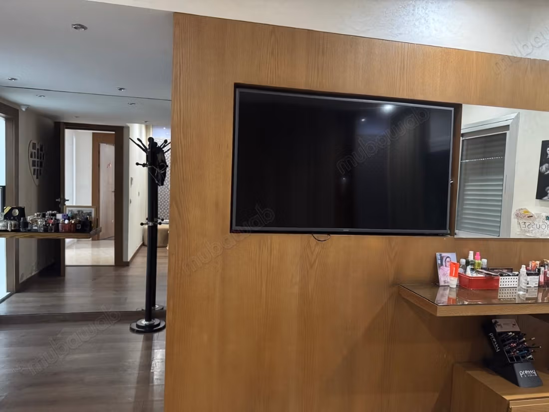Louez cet appartement à Palmier. 
Surface de 130 m². 
Porte sécurisée et chauffage central