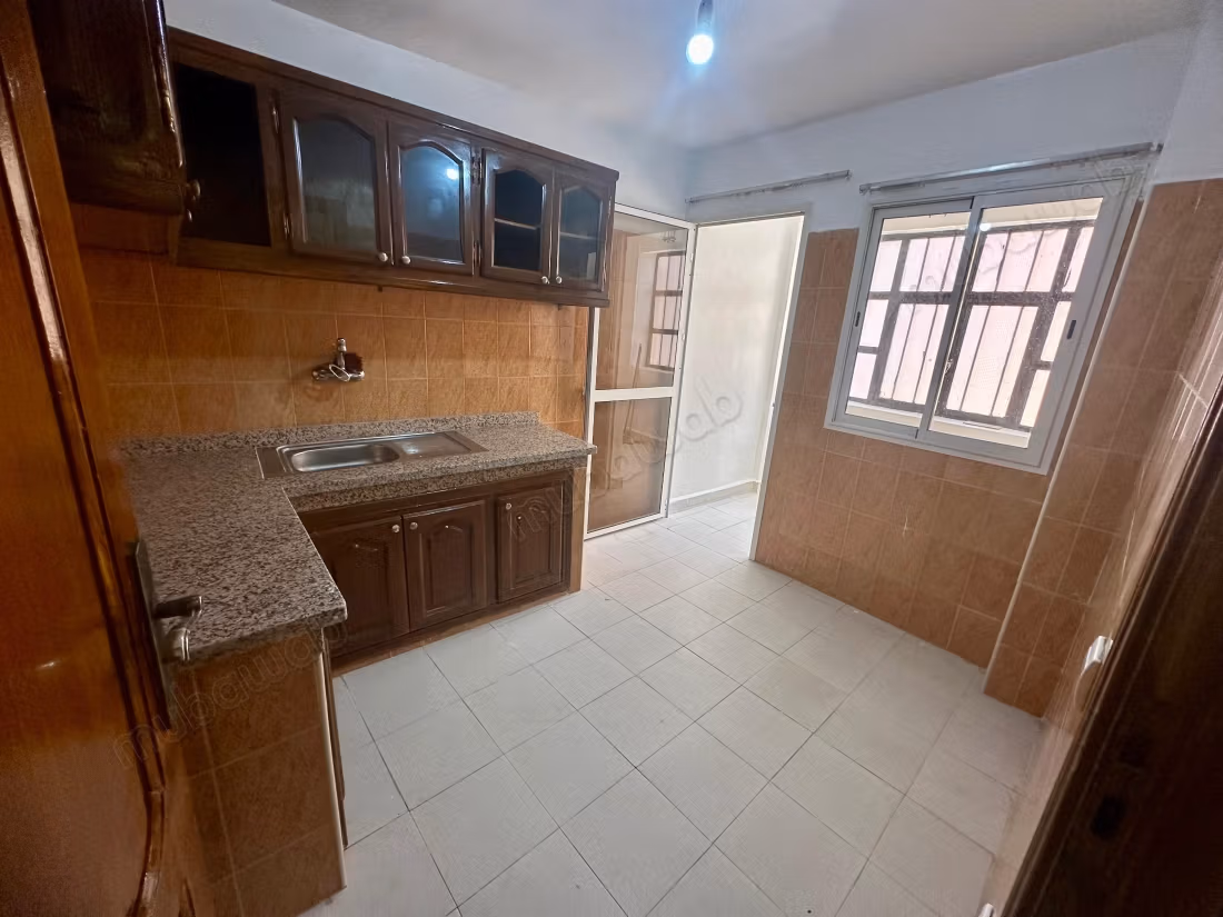 Appartamento a Rouidate vicino a Majorel e pasticceria Kaoutar