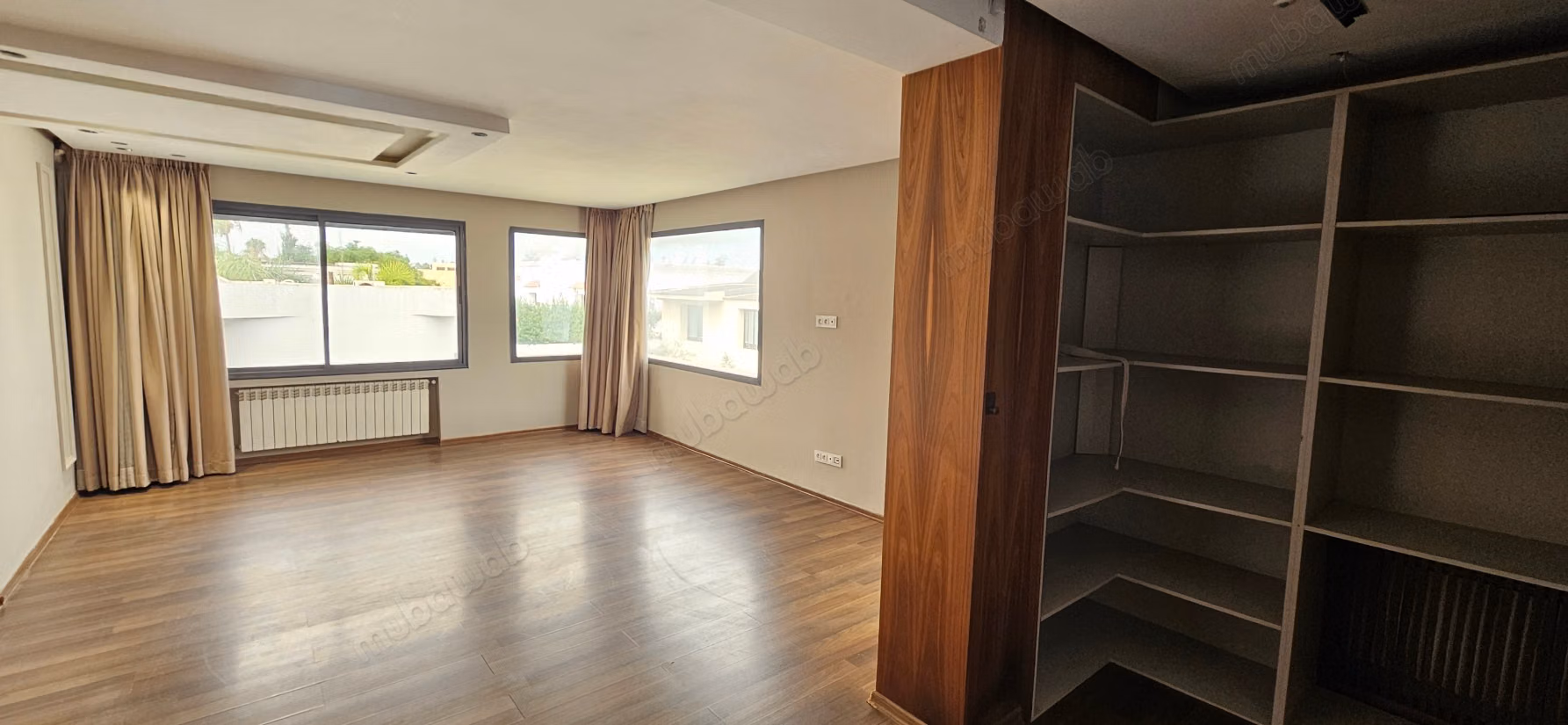 Bella villa di 680 m2 con piscina a Manar