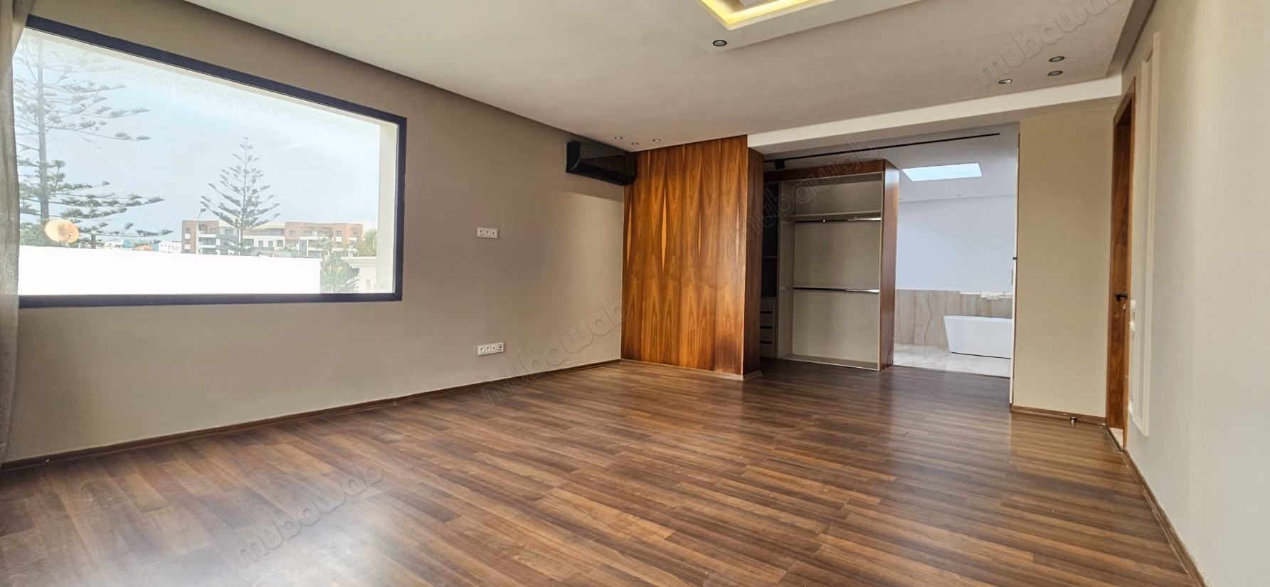 Bella villa di 680 m2 con piscina a Manar