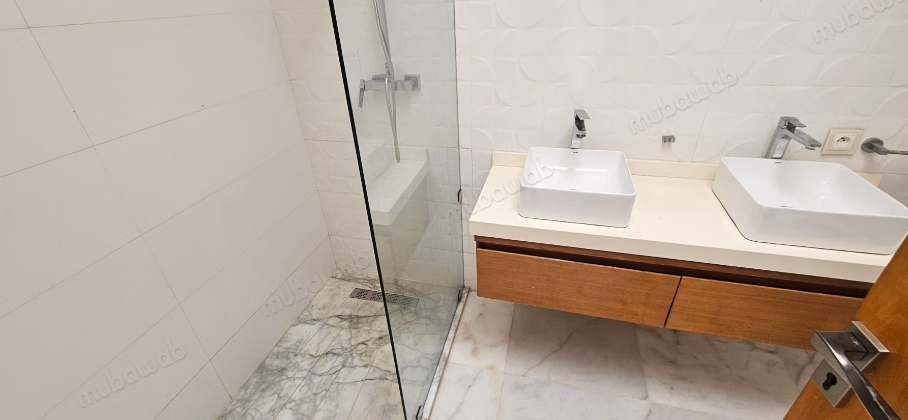 Bella villa di 680 m2 con piscina a Manar
