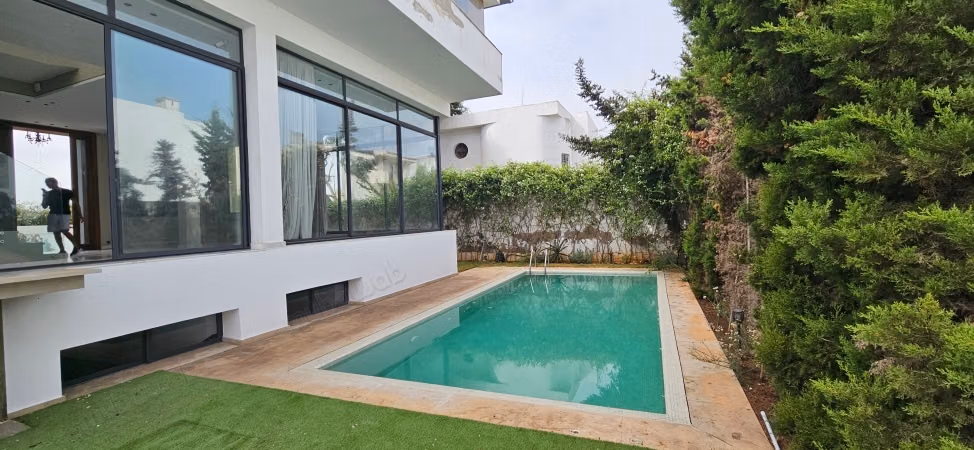 Jolie villa 4CH avec piscine à Manar