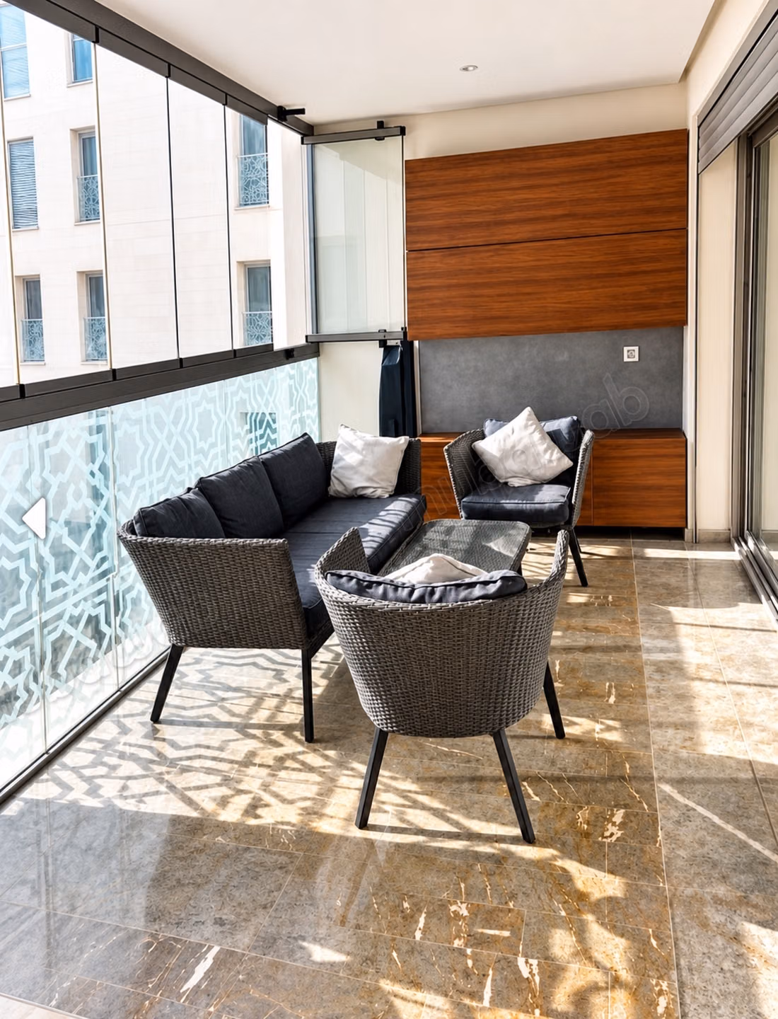 Superbe Appartement meublé 3 chambres à CFC