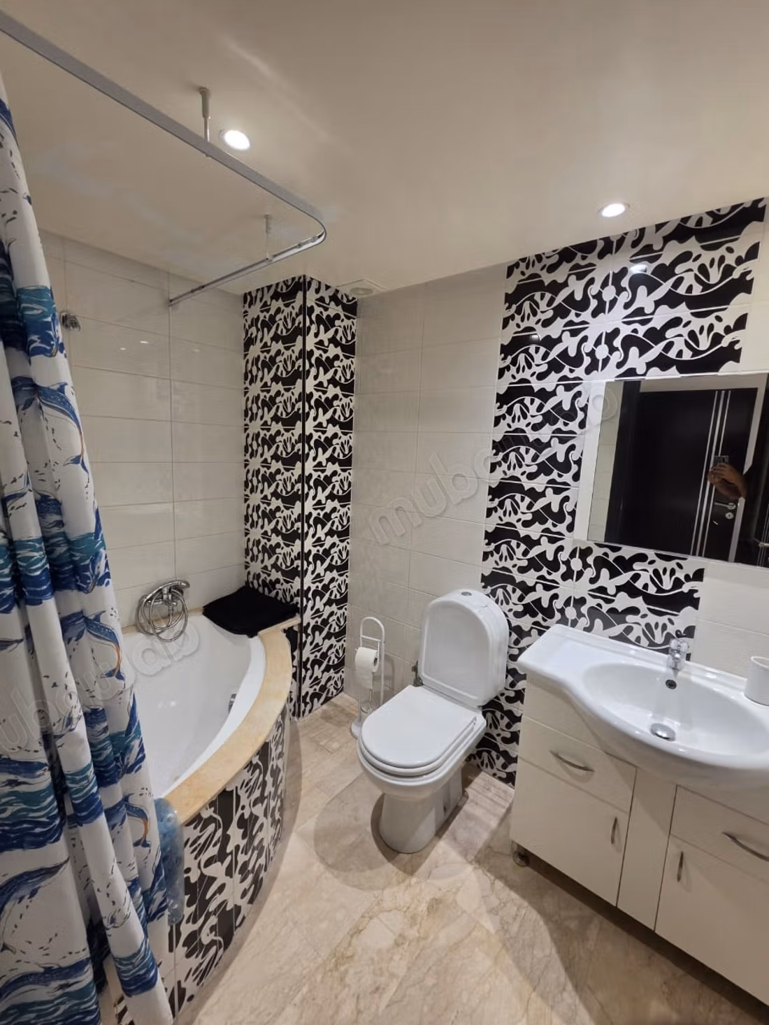 Appartement à louer à Les princesses. 
3 grandes pièces. 
Bien meublé
