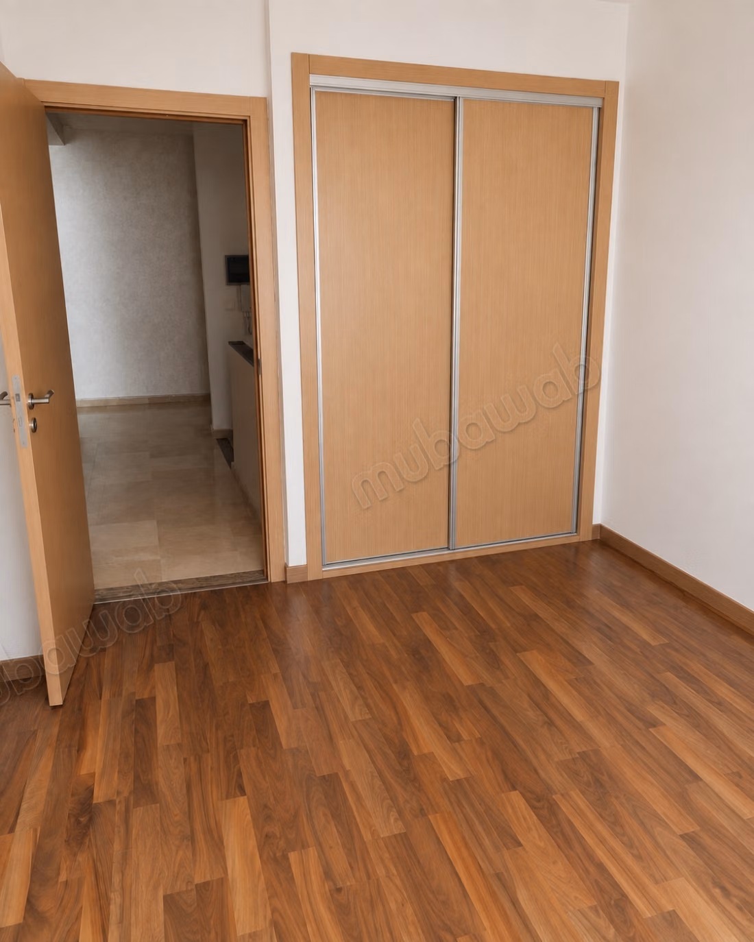 Studio neuf avec grande terrasse à vendre