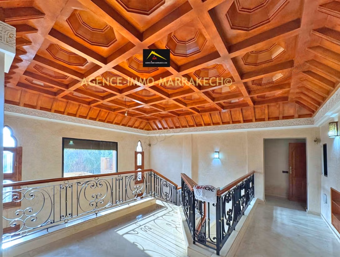 Villa de 3 niveaux à vendre Amelkis, 1050m²
