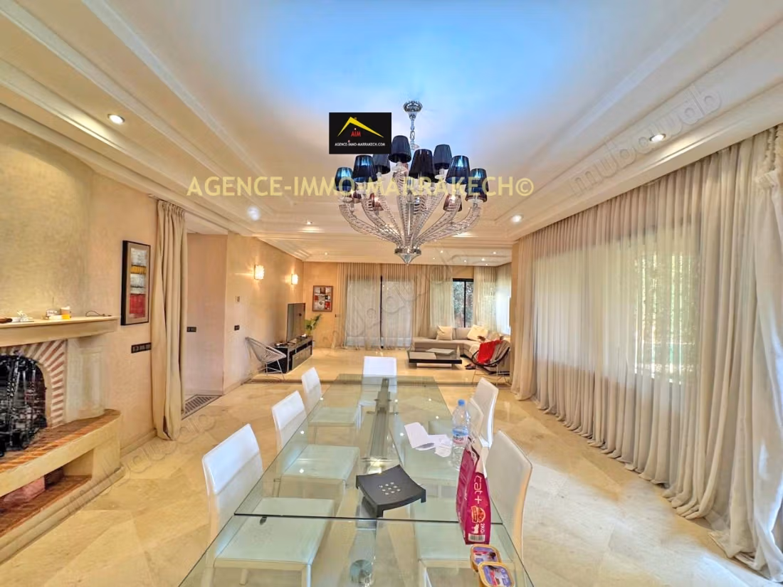 Villa de 3 niveaux à vendre Amelkis, 1050m²
