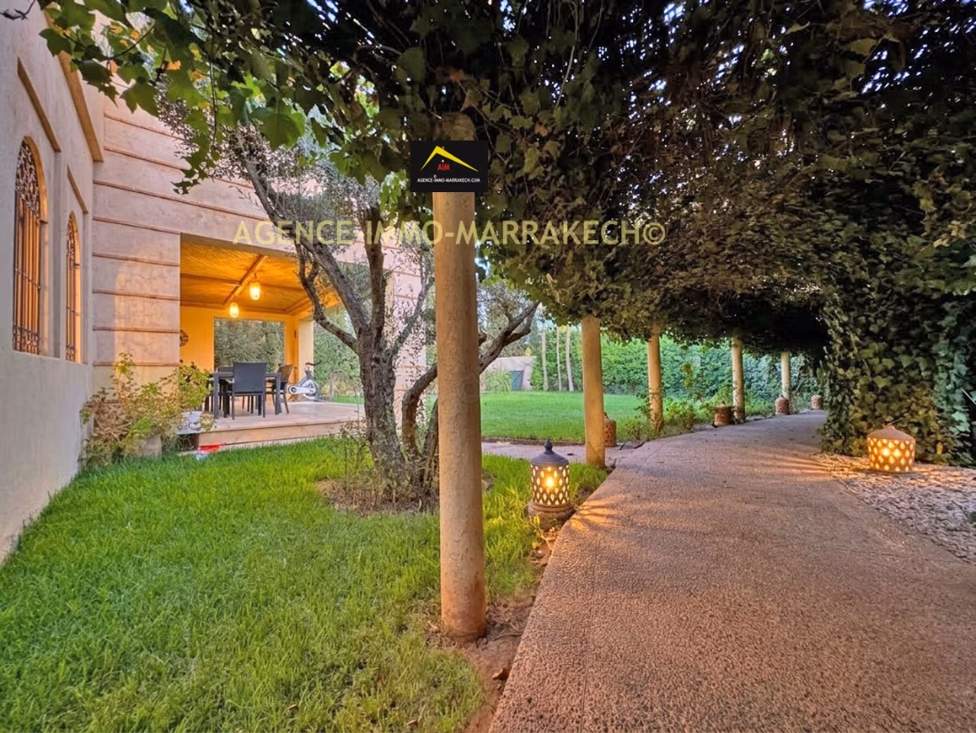 Villa de 3 niveaux à vendre Amelkis, 1050m²