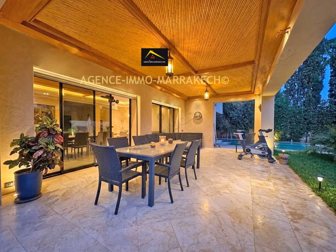 Villa de 3 niveaux à vendre Amelkis, 1050m²