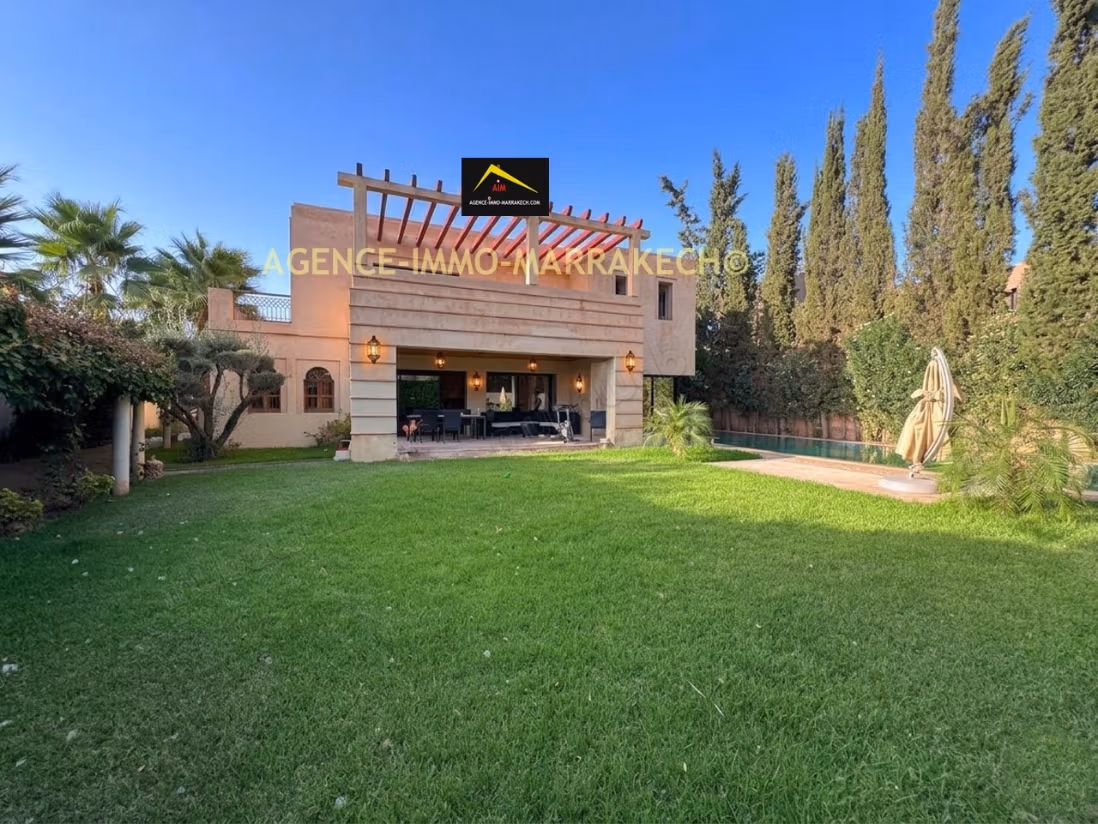 Villa de 3 niveaux à vendre Amelkis, 1050m²
