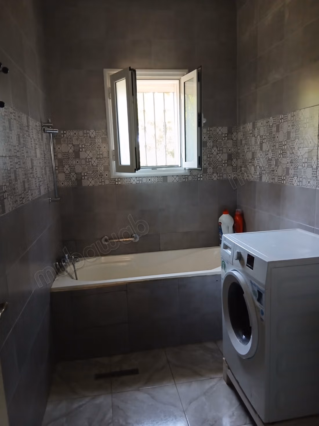 Luxury villa for sale. Total area 180 m². Well furnished