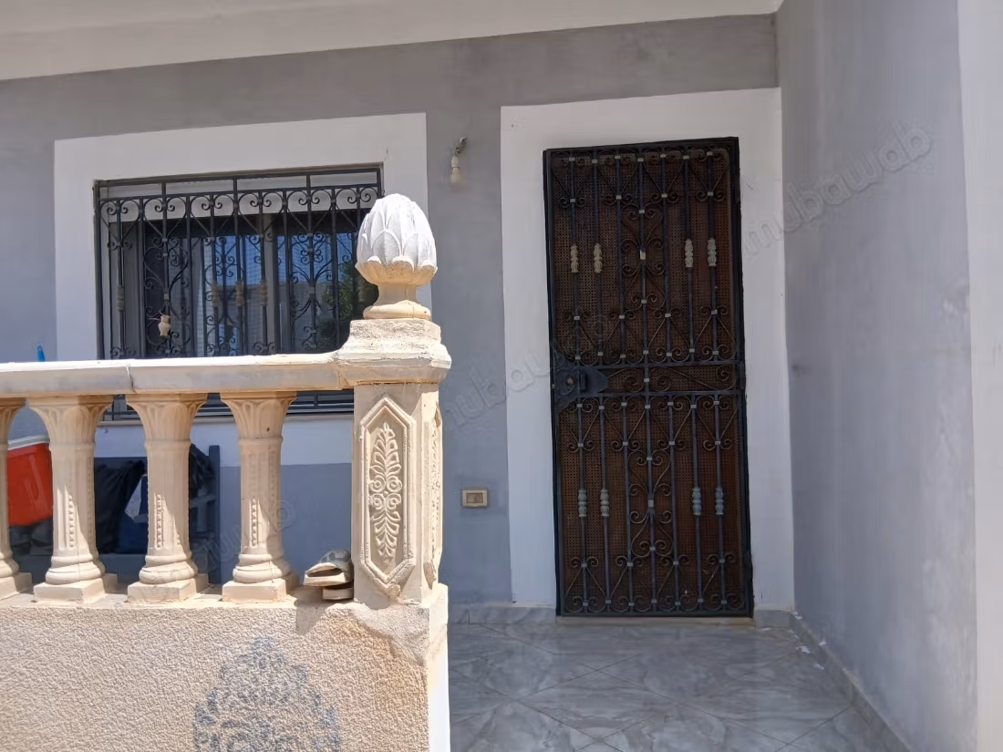 Luxury villa for sale. Total area 180 m². Well furnished