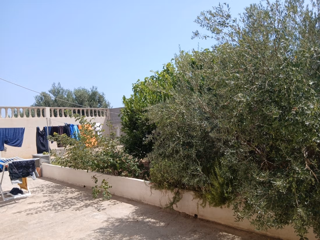 Luxury villa for sale. Total area 180 m². Well furnished