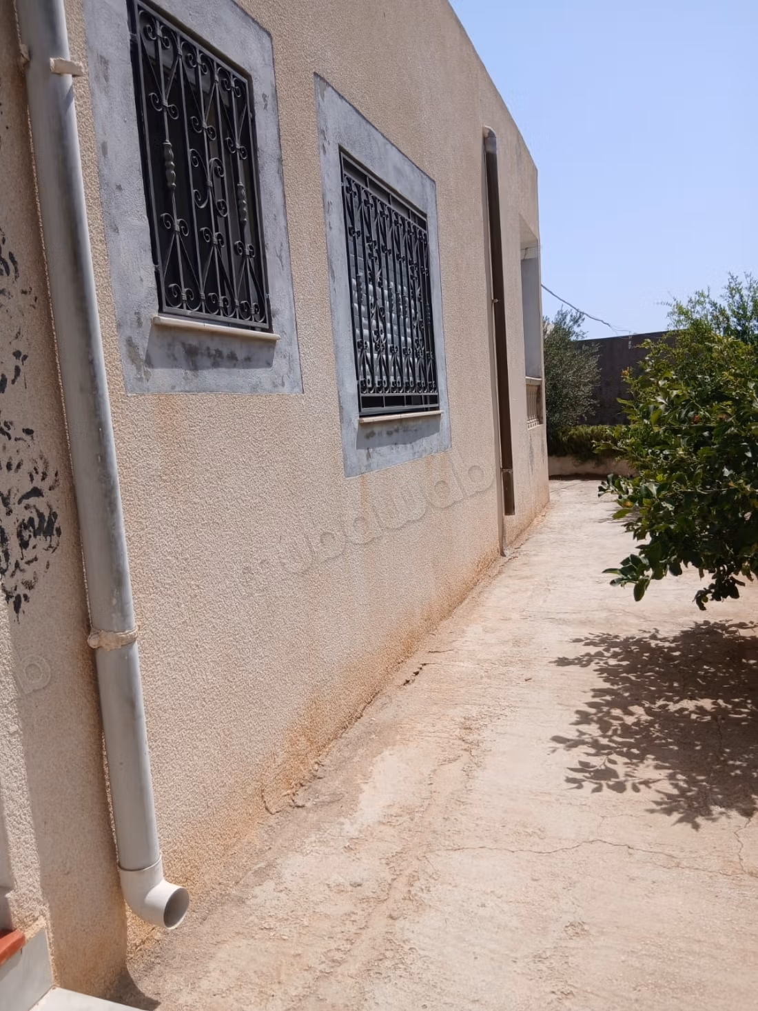 Luxury villa for sale. Total area 180 m². Well furnished