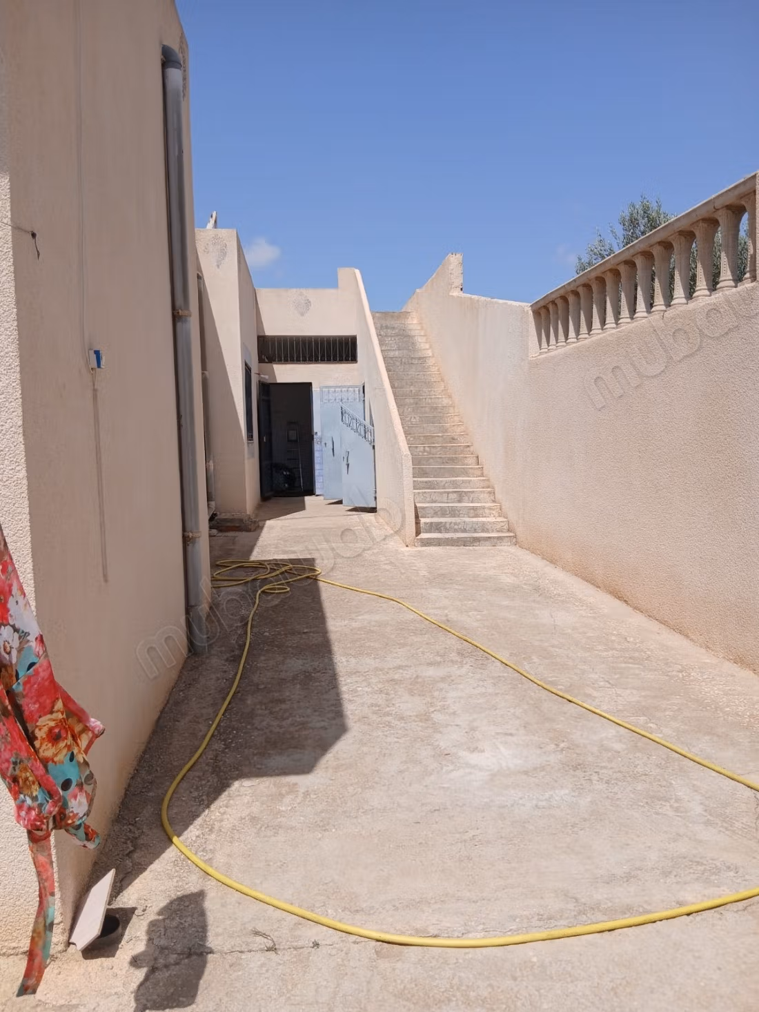 Luxury villa for sale. Total area 180 m². Well furnished
