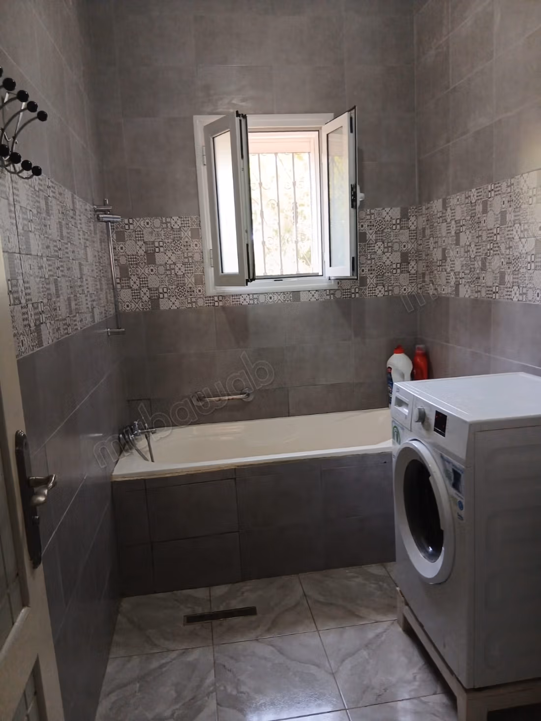 Luxury villa for sale. Total area 180 m². Well furnished