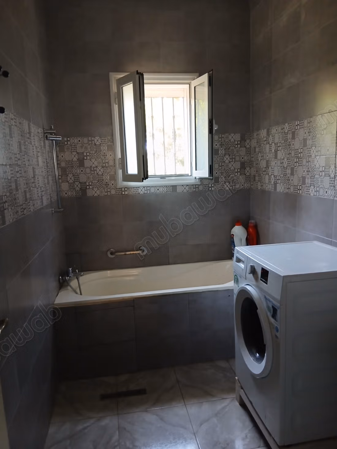 Luxury villa for sale. Total area 180 m². Well furnished