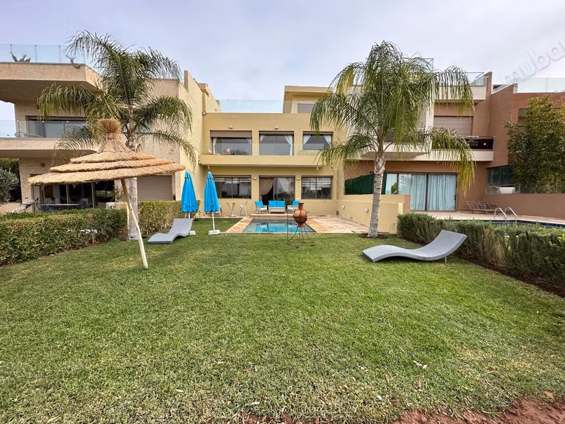 Villa front golf