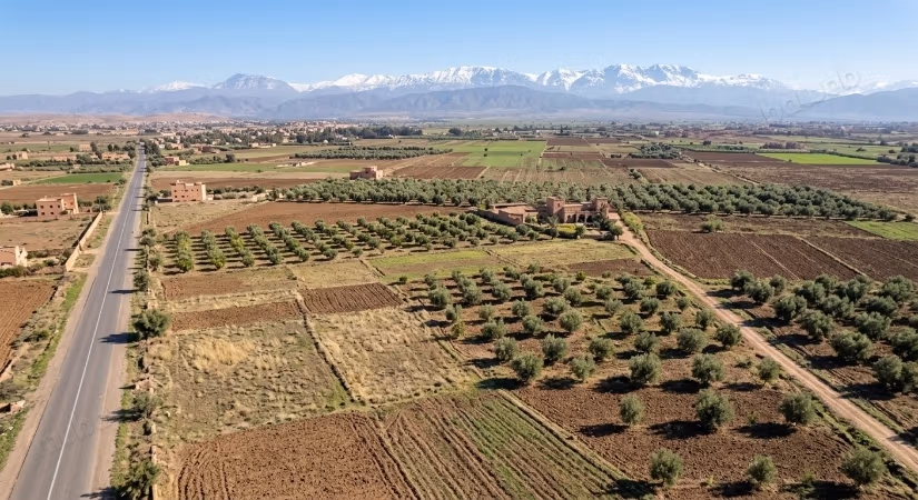 Terrein van 14 hectare, 18 km van het centrum van Marrakech