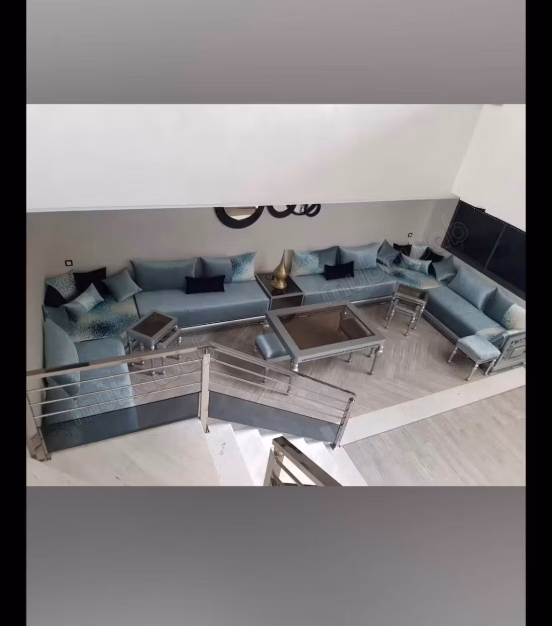 Commerciële panden te koop in Imouzzer Kandar. Totale oppervlakte 240 m². Ramen met dubbele beglazing en een veilige deur