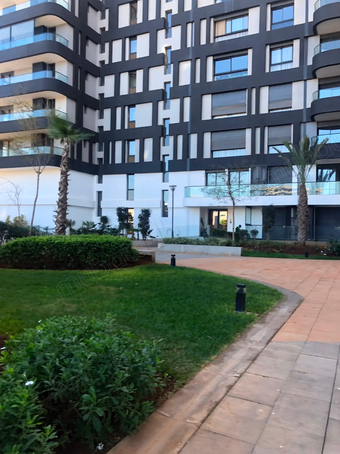 Louez cet appartement à Casablanca Finance City. 1 belle chambre. Bien meublé