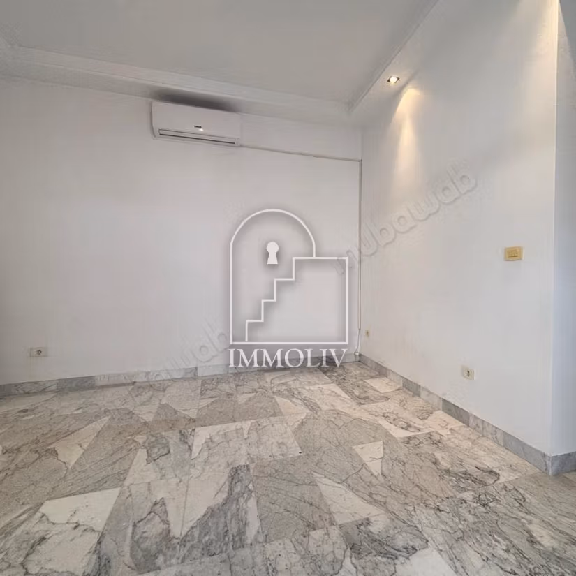 For rent an office H4 in Lake 2