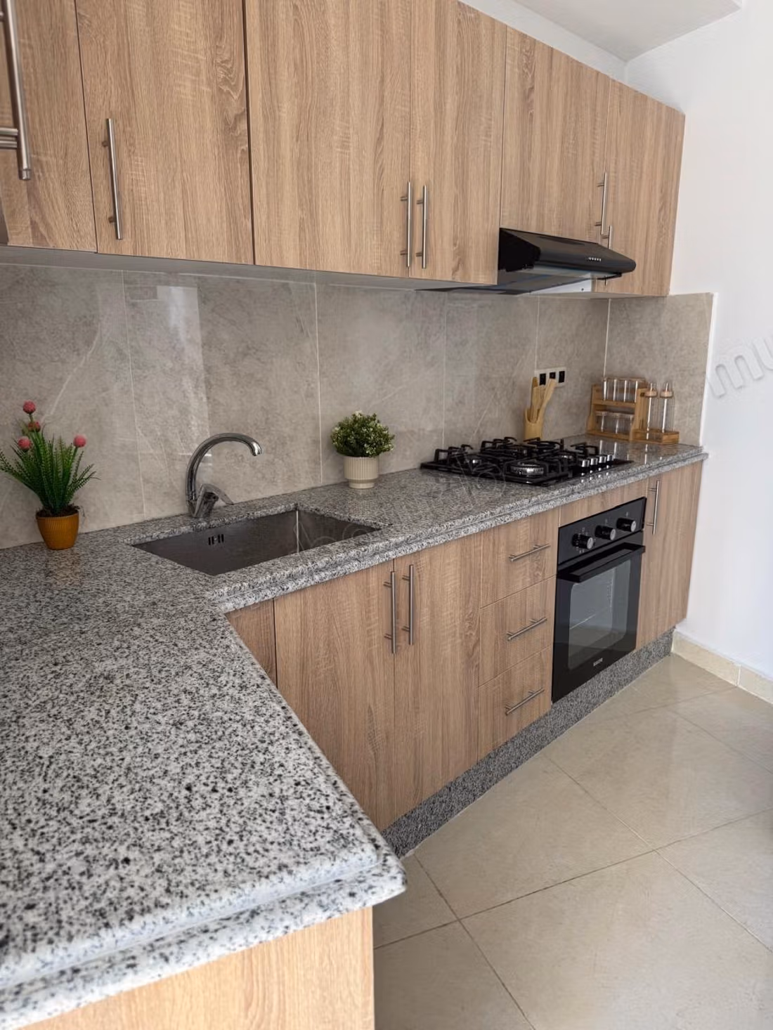 Appartement meublé climatisé à kenitra bir rami
