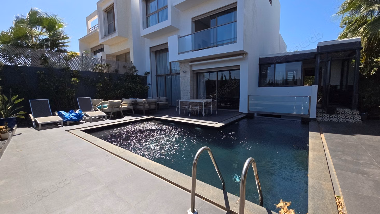 Magnífica villa con vista al mar en primera línea