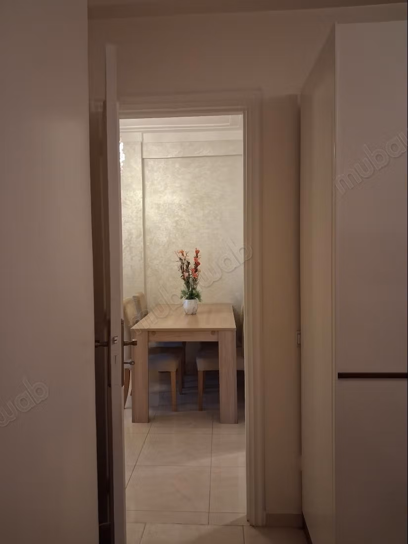 Appartement à vendre à Route de Safi. 
2 belles chambres. 
Bien meublé
