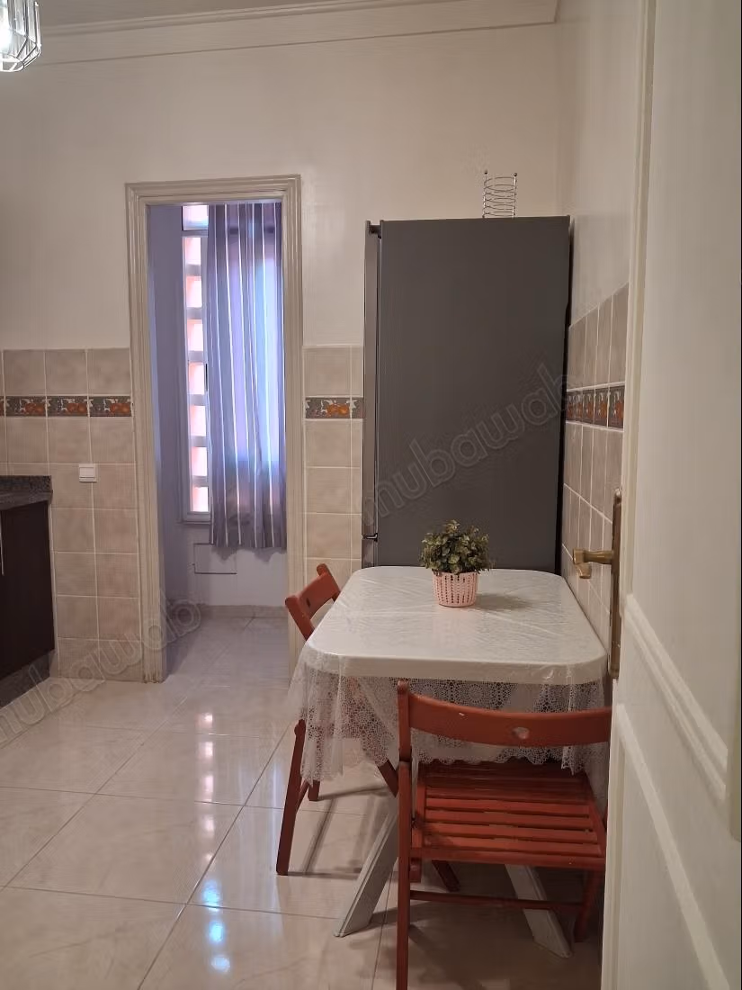 Appartement à vendre à Route de Safi. 
2 belles chambres. 
Bien meublé