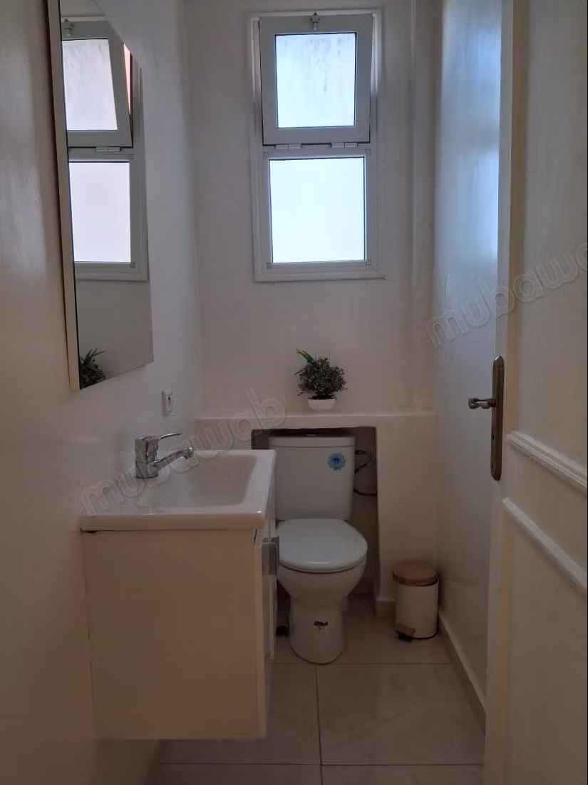 Appartement à vendre à Route de Safi. 
2 belles chambres. 
Bien meublé