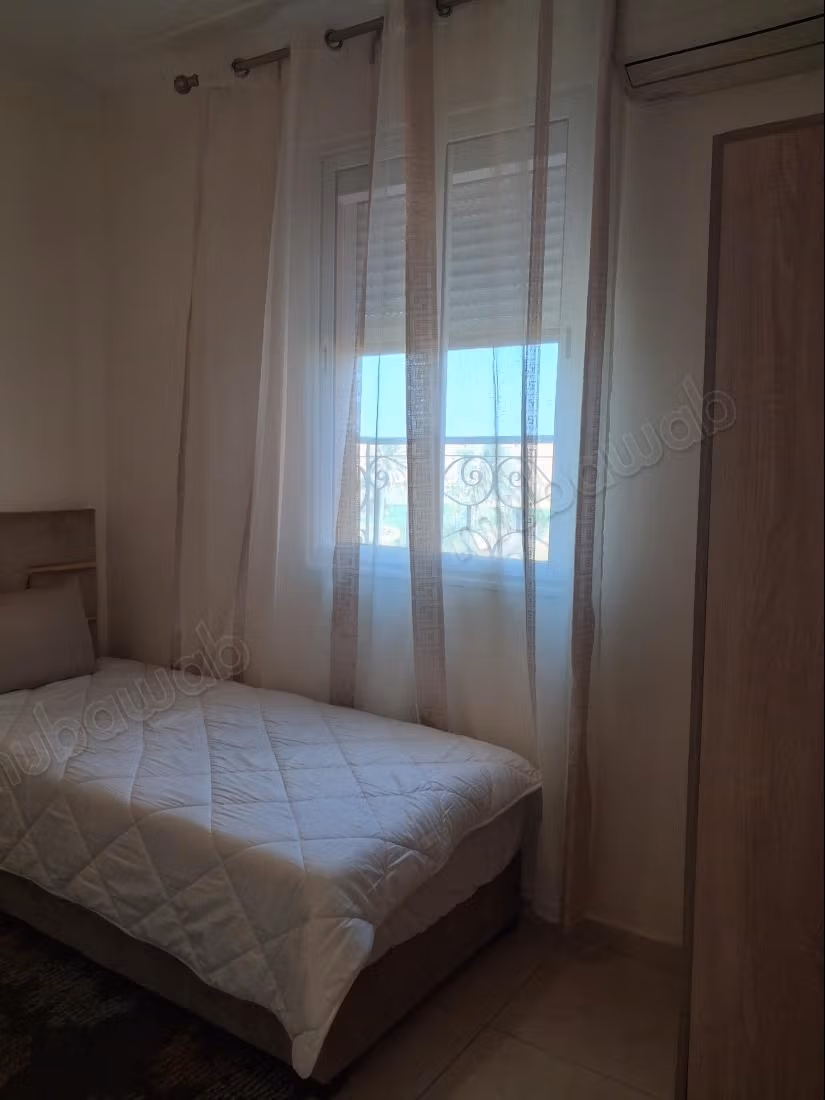 Appartement à vendre à Route de Safi. 
2 belles chambres. 
Bien meublé