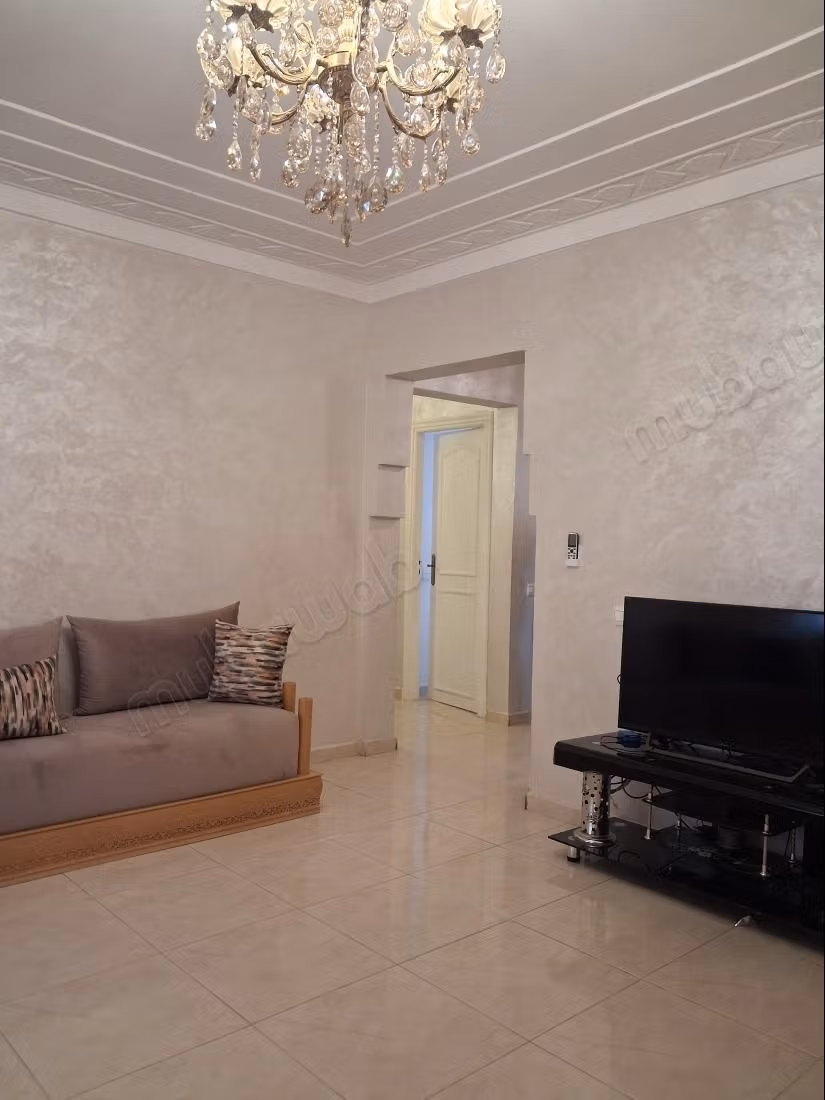 Appartement à vendre à Route de Safi. 
2 belles chambres. 
Bien meublé