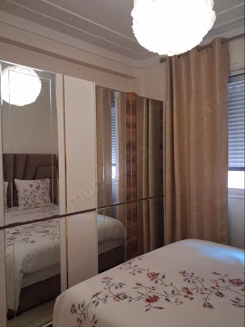 Appartement à vendre à Route de Safi. 
2 belles chambres. 
Bien meublé