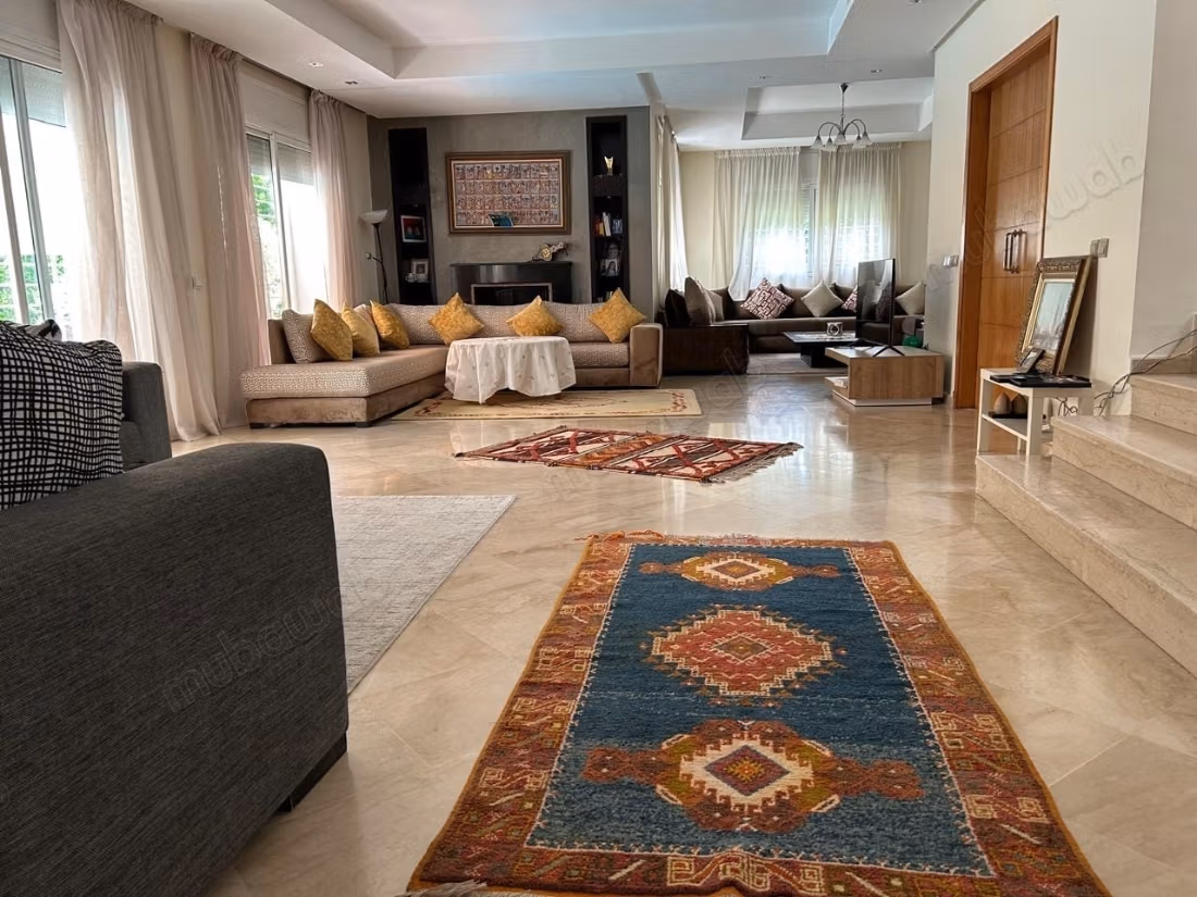 Vente villa de luxe à Riyad. 4 chambres. Belle terrasse et jardin